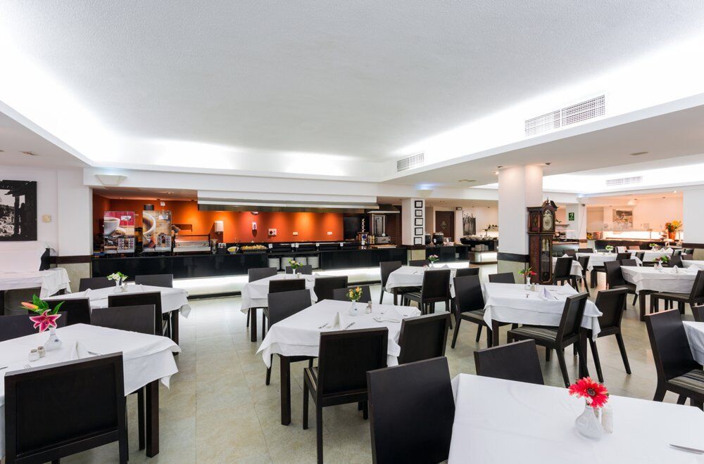 Sirenis Hotel Club Siesta Santa Eularia des Riu Restaurant foto